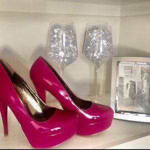 New Aldo “Lindall” Fuchsia Platform Heels